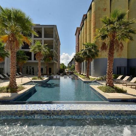 Vibrant Downtown Studio Wifi Pool Gym サンアントニオ エクステリア 写真