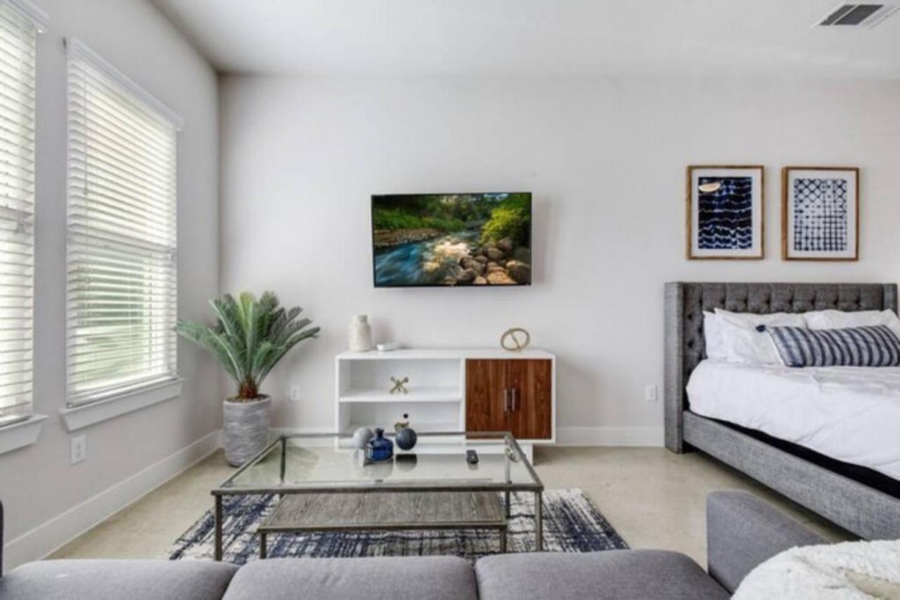 Vibrant Downtown Studio Wifi Pool Gym サンアントニオ エクステリア 写真