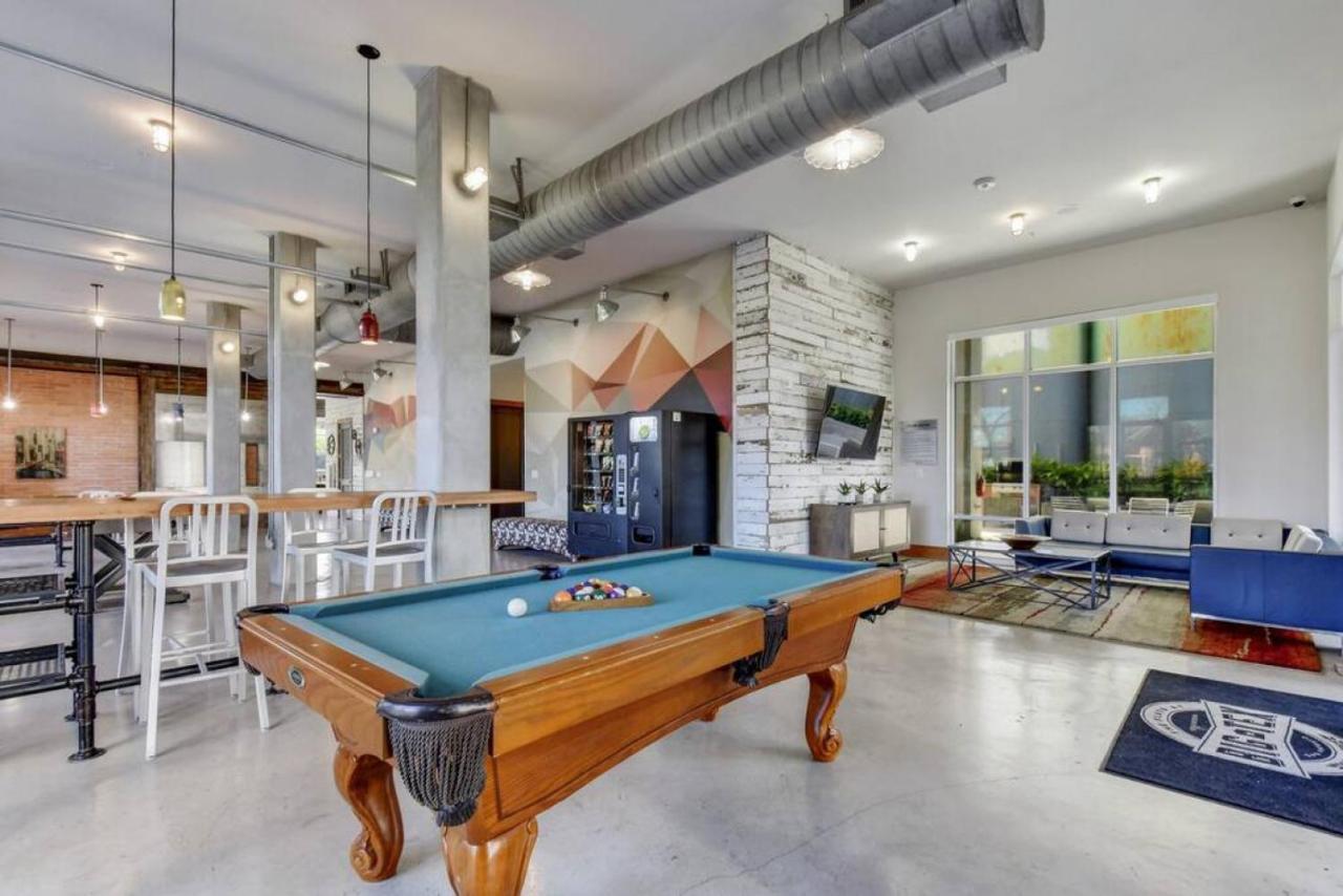 Vibrant Downtown Studio Wifi Pool Gym サンアントニオ エクステリア 写真