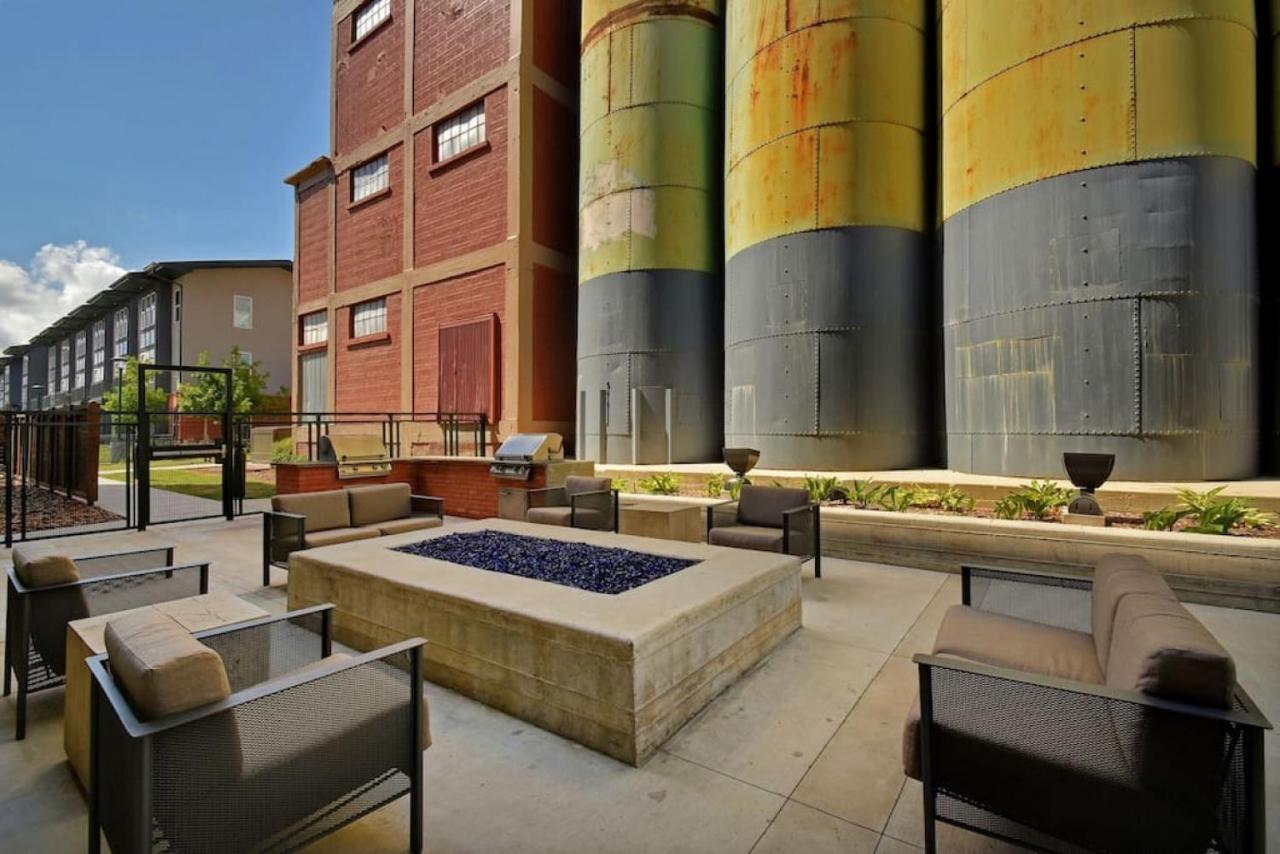 Vibrant Downtown Studio Wifi Pool Gym サンアントニオ エクステリア 写真